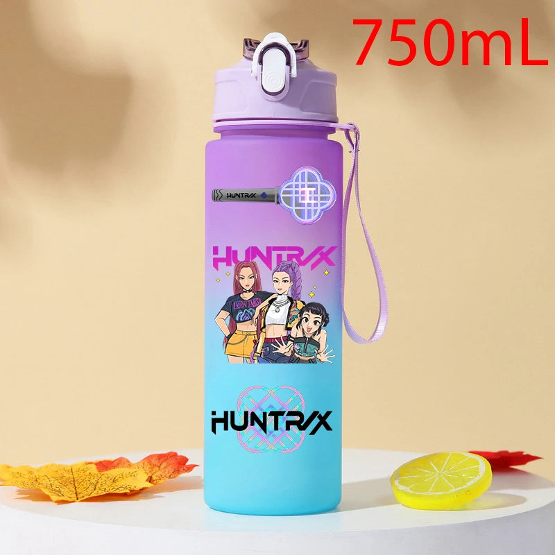 I YAN Demon Hunters 750ml plastic water bottle featuring warrior gourd design, ideal for KPop fans and drinkware collection.