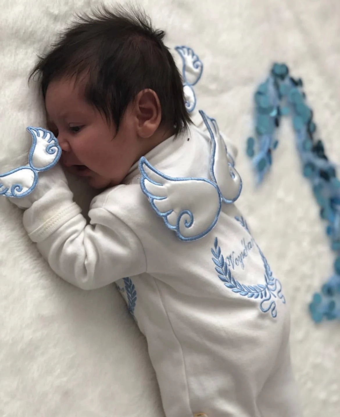 Personalized Angel Wings Newborn Gift Set – 5-Piece Embroidered Cotton Layette - I YAN