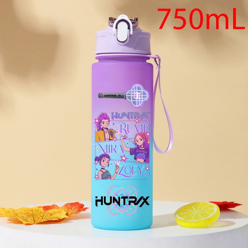 I YAN Demon Hunters 750ml plastic water bottle featuring KPop HUNTRX design, warriors gourd shape, ideal for fans and drinkware.
