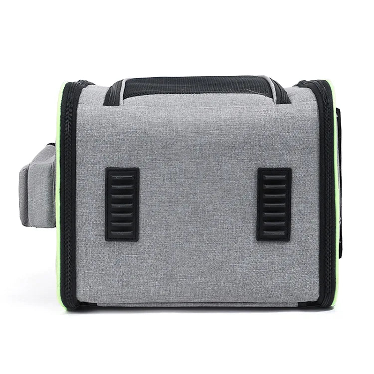 Expandable I YAN cat carrier backpack with shade cover and breathable mesh, perfect for traveling with small cats and dogs.