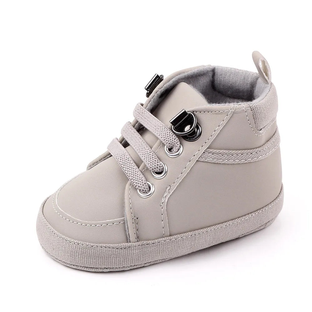 Baby I YAN casual ankle-covered toddler shoes for boys, outdoor prewalking boots for 0-1 years, with soft soles and cozy design.
