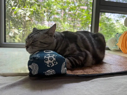 I YAN cat and dog cooling mat with rattan weave design, self-cooling pet bed for hot summer indoor comfort