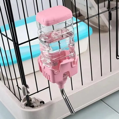 I YAN leak-proof hanging pet water dispenser with 750ml capacity, cage-mounted automatic water bottle for pets.