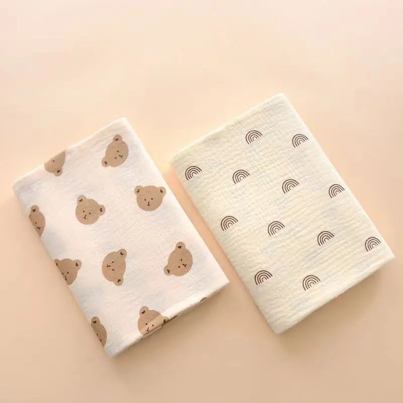 Soft cotton muslin baby receiving blankets by I YAN, measuring 80x80cm, perfect for swaddling, bedding, or bath for newborns.