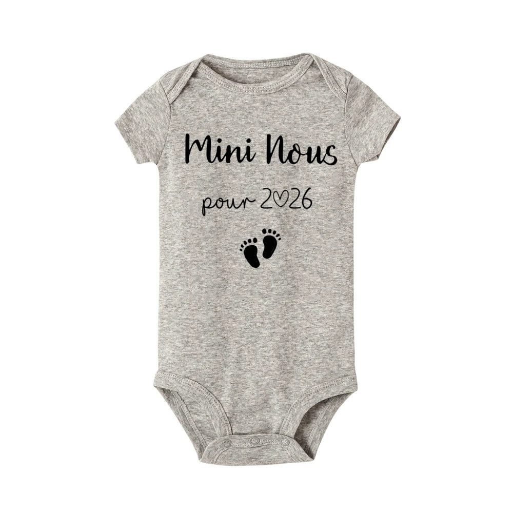 Mini Us in 2026 Print Baby Romper Casual Short Sleeve Infant Jumpsuit Boys Girls Bodysuit Summer Pregnancy Announcement Clothes