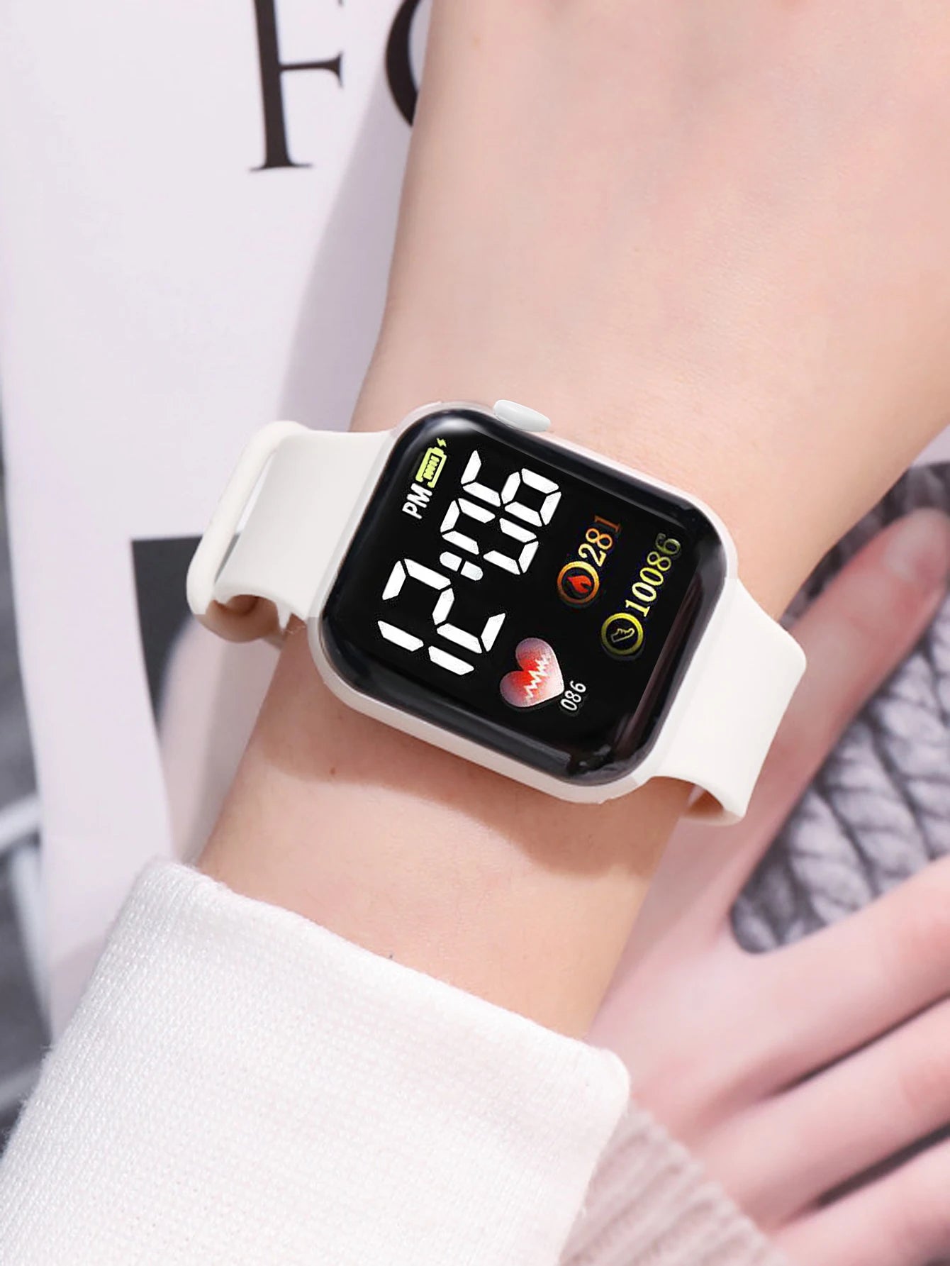 Fashionable Square Electronic Watch Set with Four-leaf Clover Design Versatile Daily Wear Gift for Birthdays