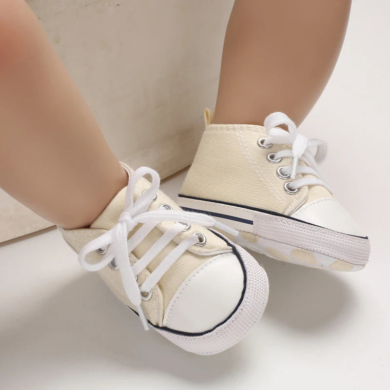 I YAN infant toddler anti-slip baby canvas sneakers with star design, ideal for first walkers and young children.