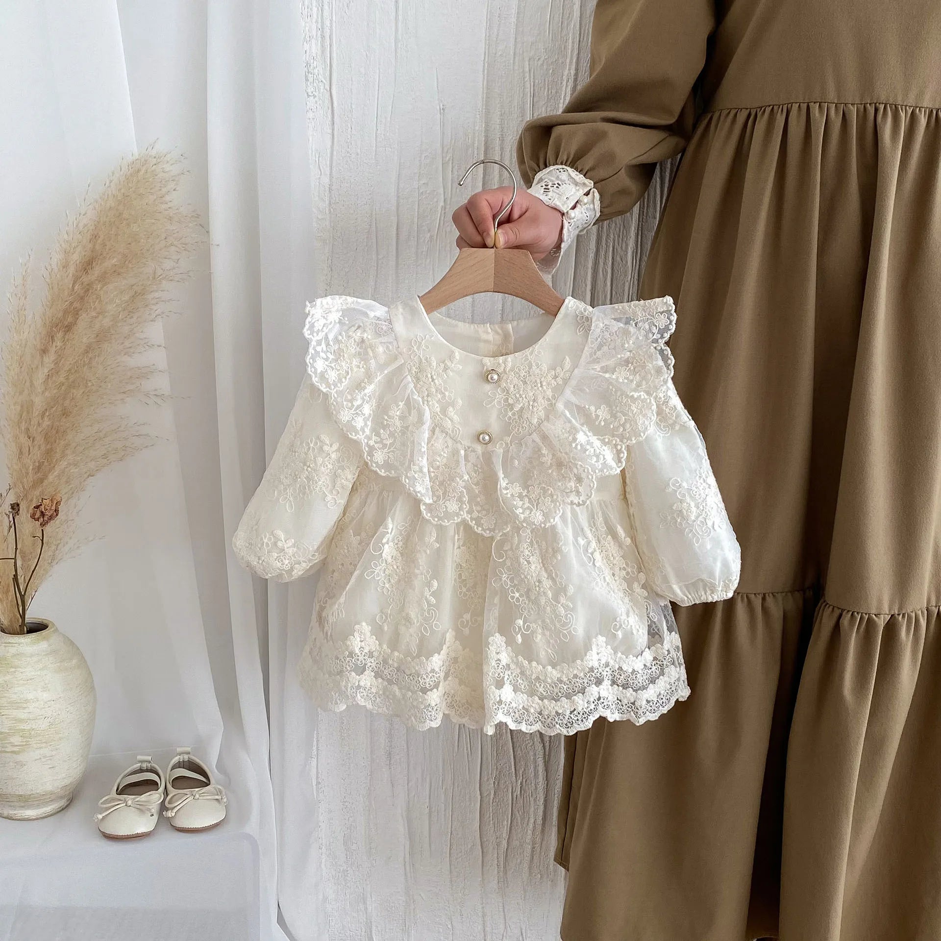 2026 Spring New Baby Girls Bodysuit Toddler Girl Princess Dress Infant Lace Embroiery Onesies Newborn Girls Clothing