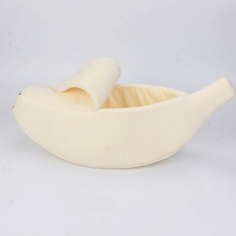 Colorful I YAN banana-shaped cat bed house with cozy, durable fabric and portable design for cats and small pets.