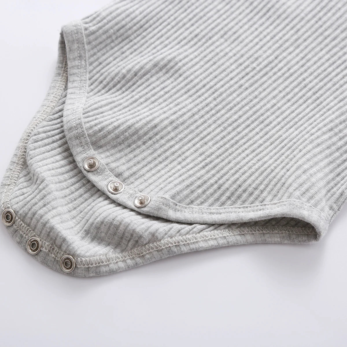 I YAN infant baby girl and boy spring autumn 2-piece ribbed and plaid bodysuit with elastic pants, long sleeves, solid color design.