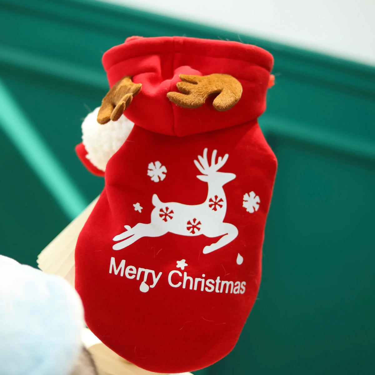 Large dog Christmas fleece sweatshirt with warm cotton fleece, featuring a cute fawn design for Golden Retrievers and Labradors.