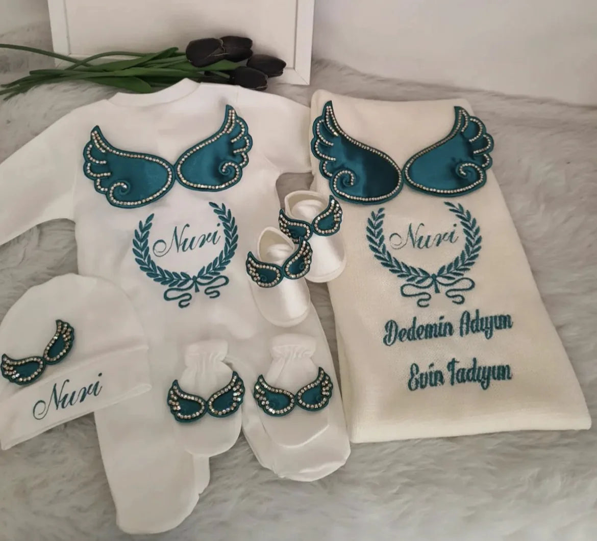 Personalized Angel Wings Newborn Gift Set – 5-Piece Embroidered Cotton Layette - I YAN