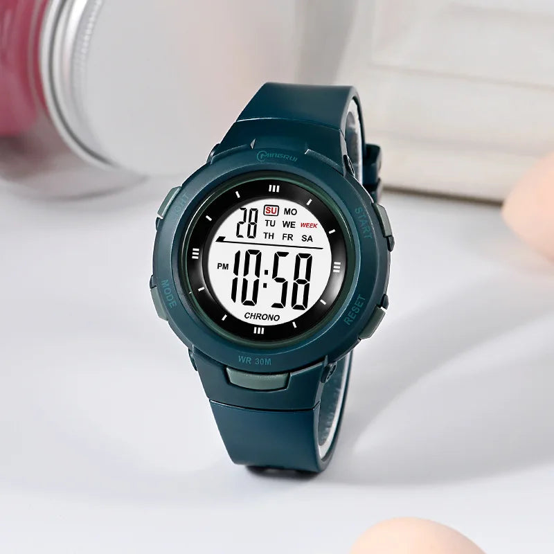 I YAN UTHAI CE49 kids' smartwatch showing luminous display, waterproof design, and digital alarm clock for boys and girls.