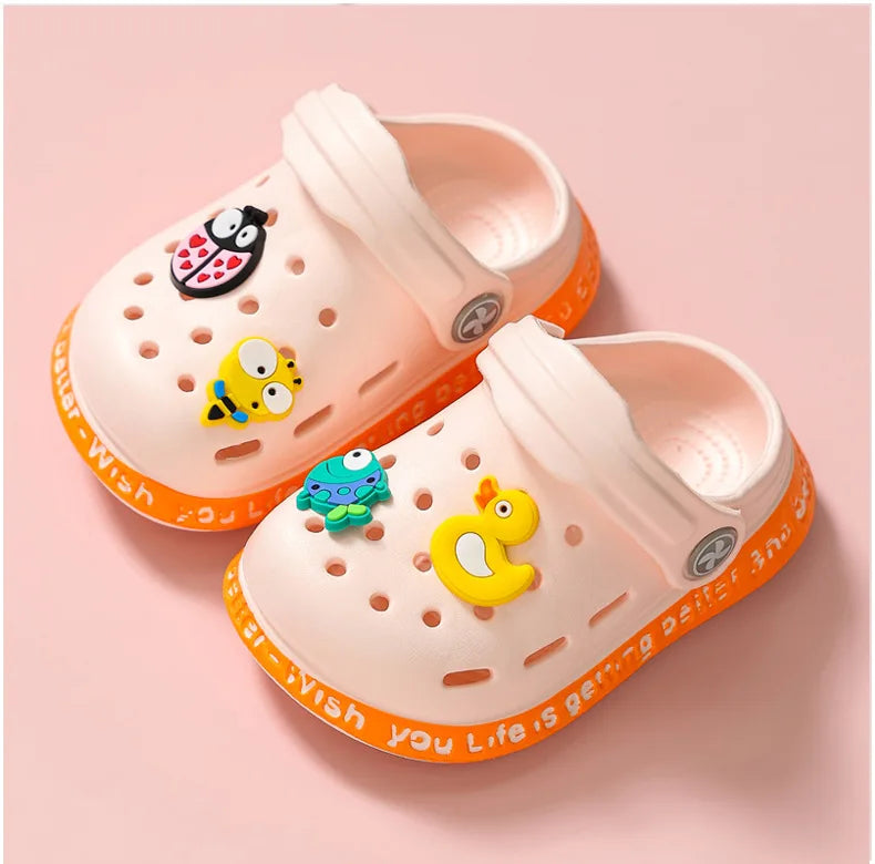 Children's flip flops for girls in summer indoor soft soled anti slip cartoon toe hole shoes for small and medium-sized babies