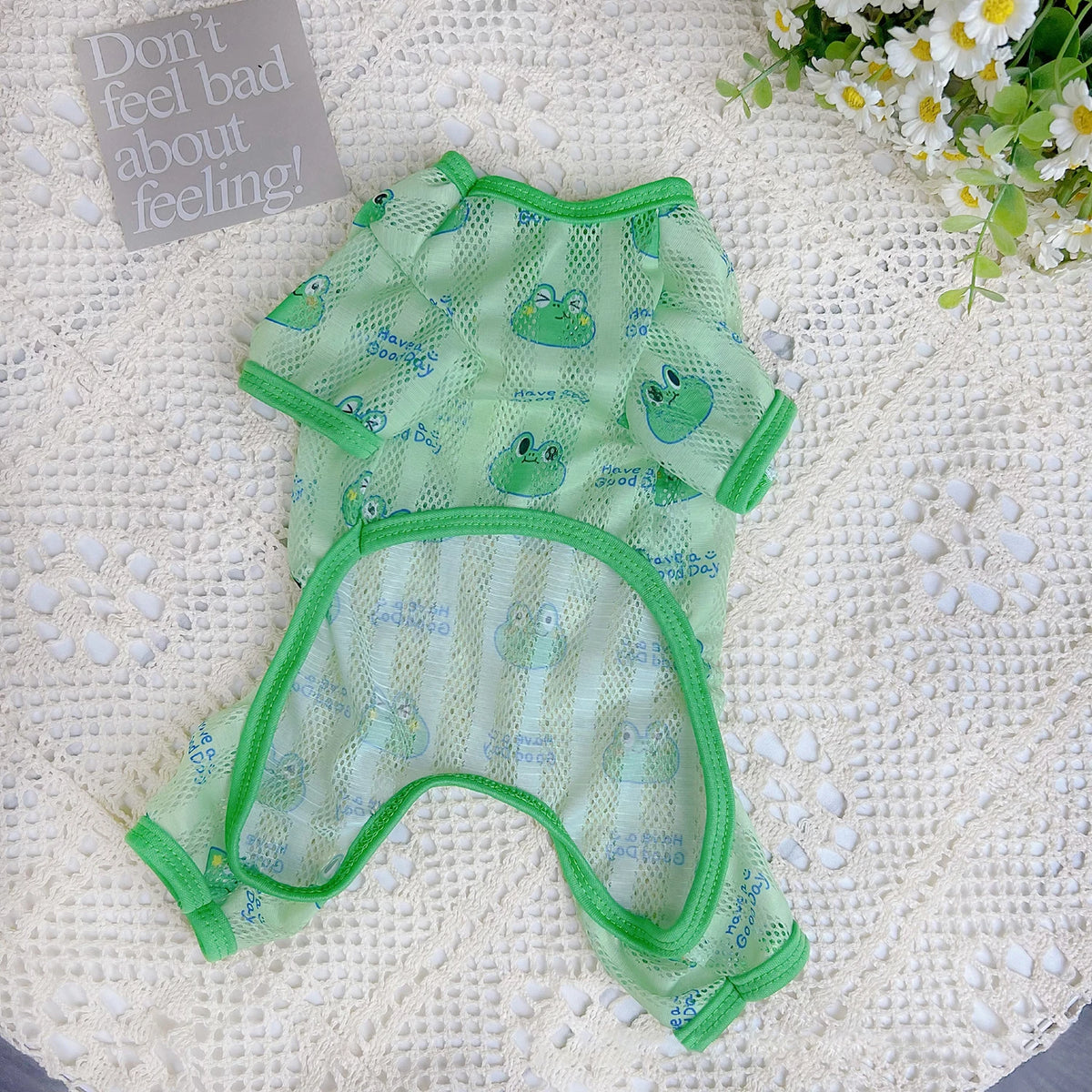 I YAN pet summer jumpsuit featuring frog, bear, unicorn prints, breathable mesh, 4-leg design, sun protection for dogs