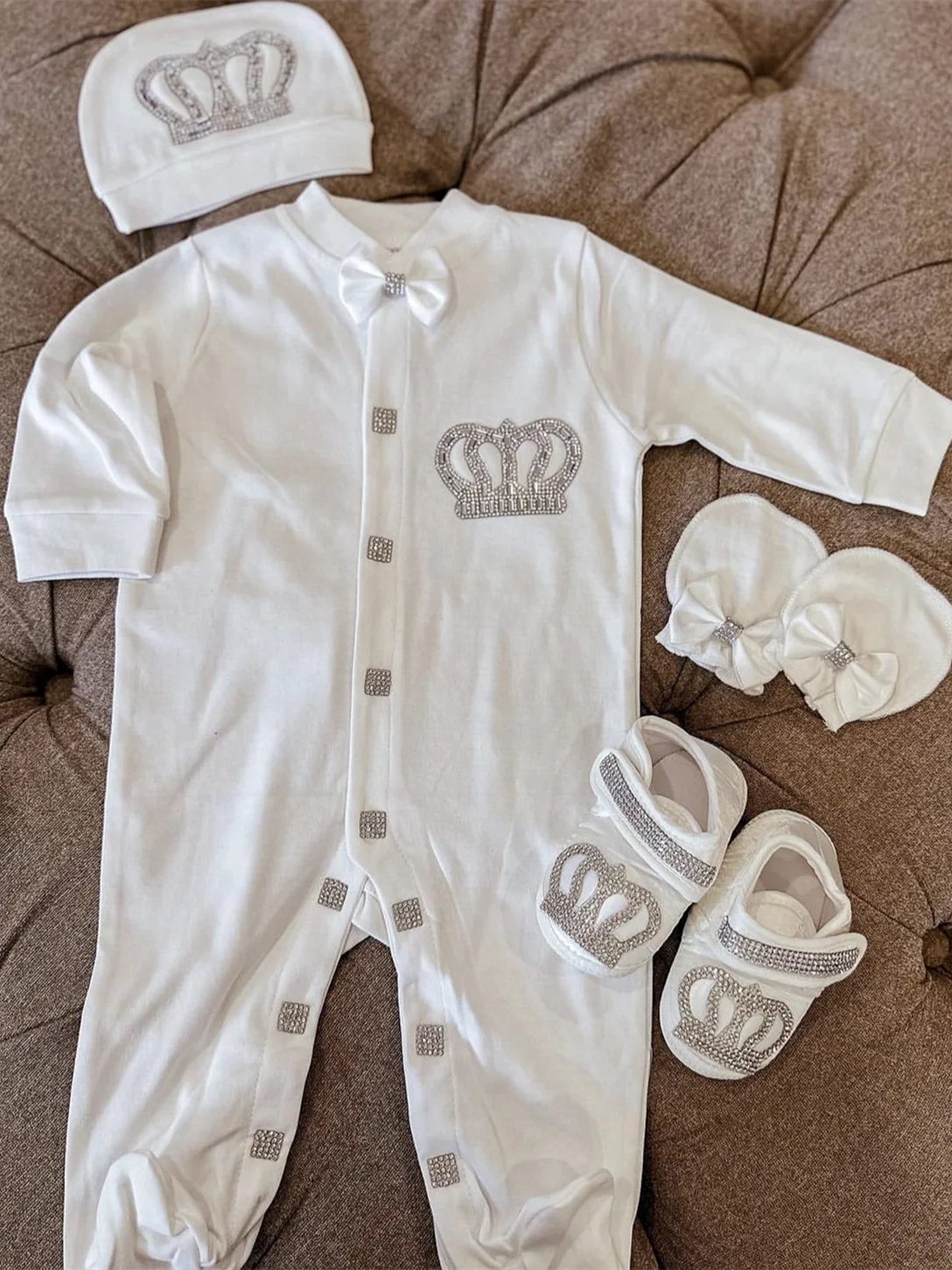 Luxury Newborn Baby Romper Set 4-Piece – Crystal Crown Layette for Photography & Coming Home - I YAN
