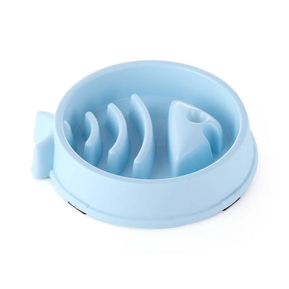 I YAN anti-choke slow feeder bowl for cats and dogs, with raised ridges to promote safe, slow eating and prevent choking.