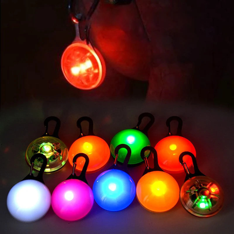 I YAN luminous dog and cat collar with glowing pendant, bright safety necklace, and night-time glow accessories for pets.