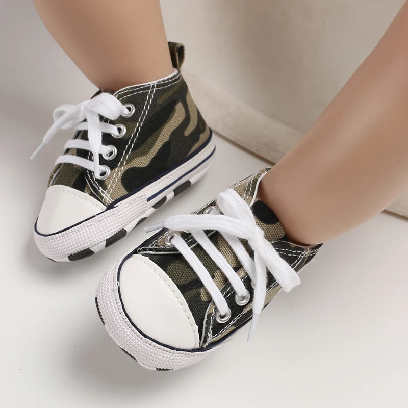 I YAN infant toddler anti-slip canvas sneakers with star design, ideal for first walkers and newborn boys and girls.