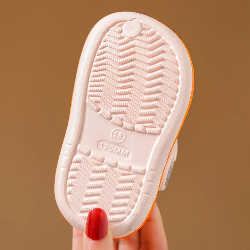 Children's flip flops for girls in summer indoor soft soled anti slip cartoon toe hole shoes for small and medium-sized babies