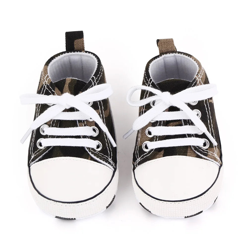 I YAN baby canvas sneakers for boys and girls with soft soles, non-slip design, perfect for first walkers and toddler casual wear