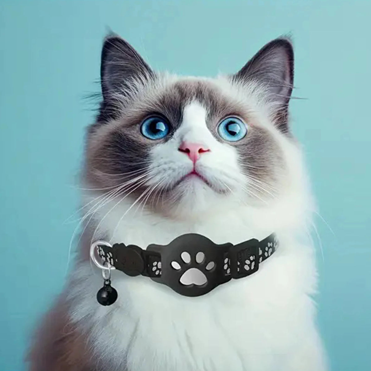 Waterproof I YAN cat tracker collar with bell, electronic pet locator for iOS and Android, designed to prevent pet loss.