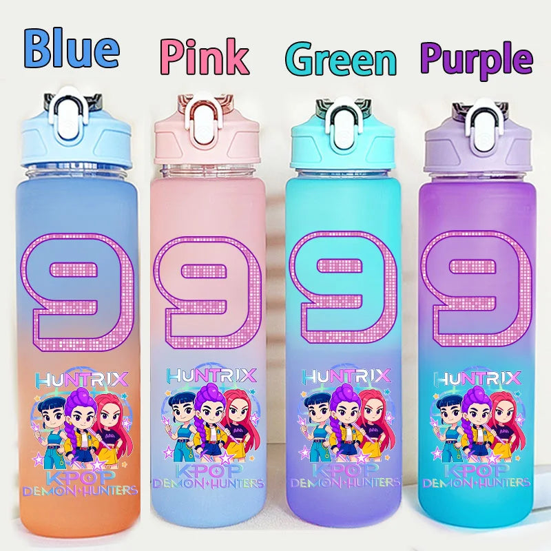 Kids water bottle by I YAN featuring Kpop Demon Hunters design, 750ml capacity, with letter and number graphics for school use.